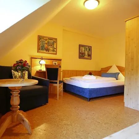 Moritz Garni Hotel 3*