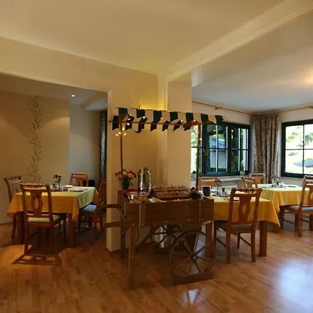 Moritz Garni 3*